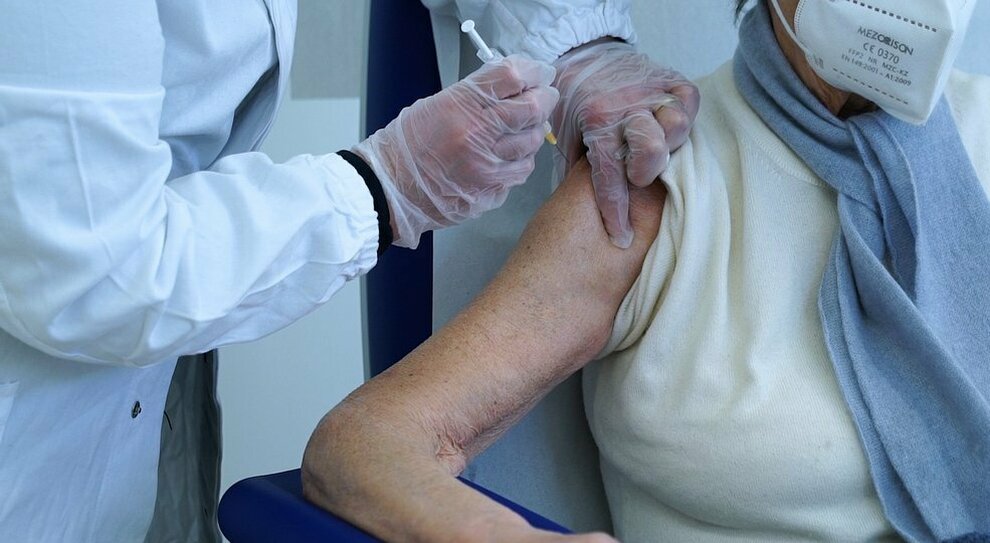 5798357_1208_5786544_0019_foto_regione_umbria_inizio_campagna_vaccinale_over_80_1_