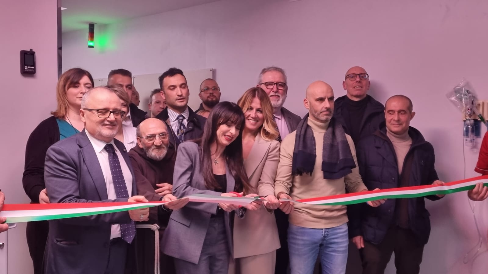 taglio-del-nastro